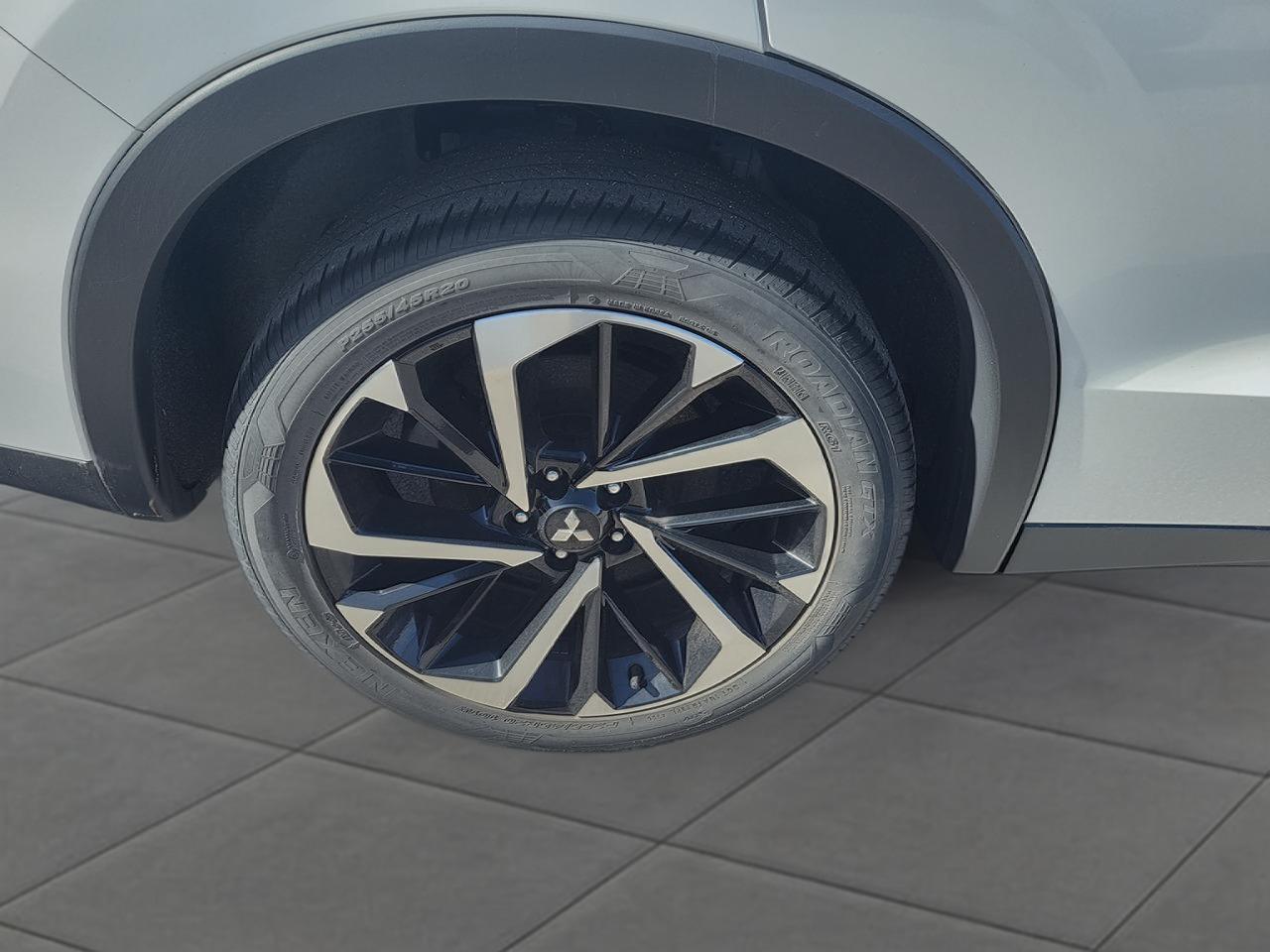 2022 Mitsubishi Outlander SEL Photo