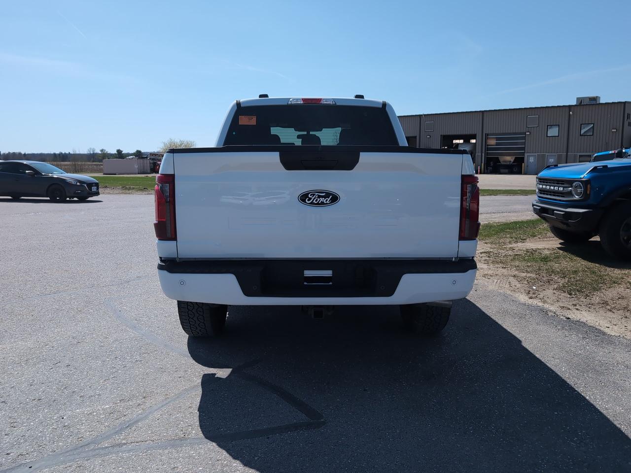 2026 Ford F-150 XLT SuperCrew 301A 4x4 Photo4