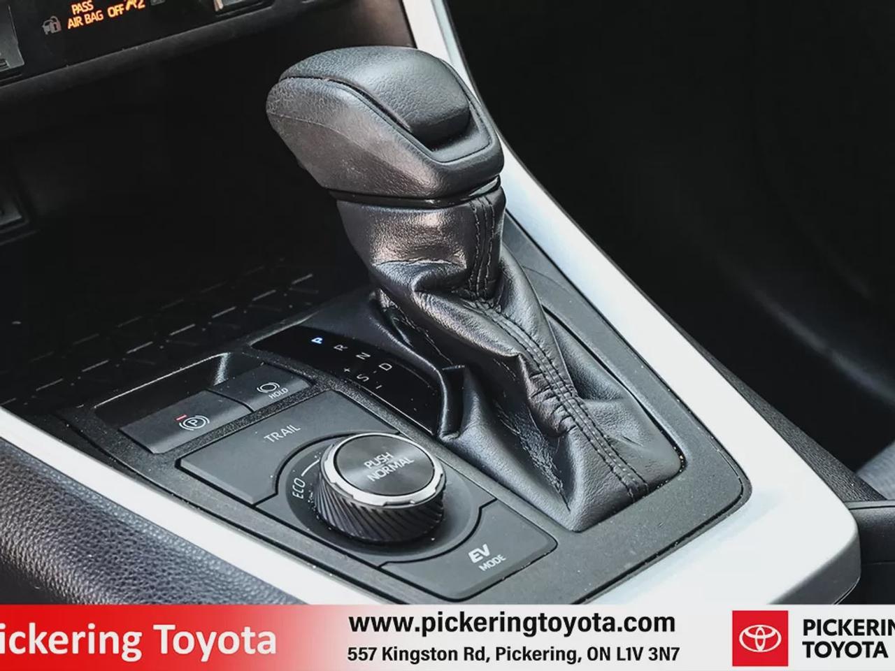 2025 Toyota RAV4 Hybrid XLE Photo