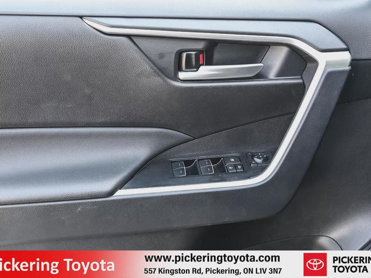 2025 Toyota RAV4 Hybrid XLE Photo