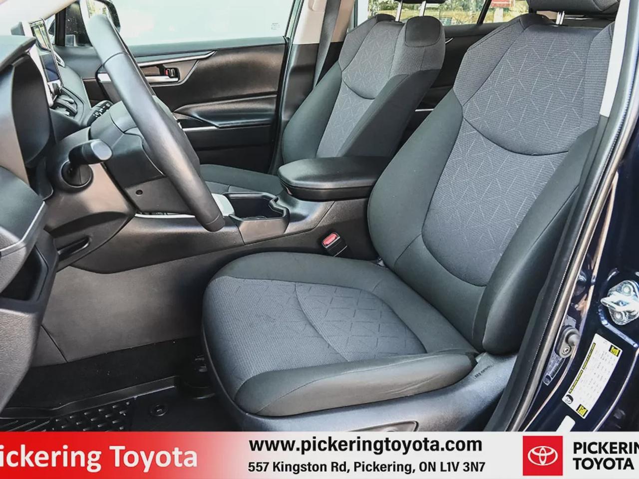 2025 Toyota RAV4 Hybrid XLE Photo