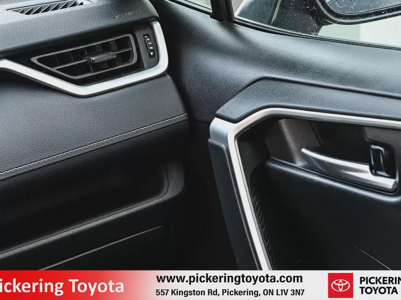 2025 Toyota RAV4 Hybrid XLE Photo