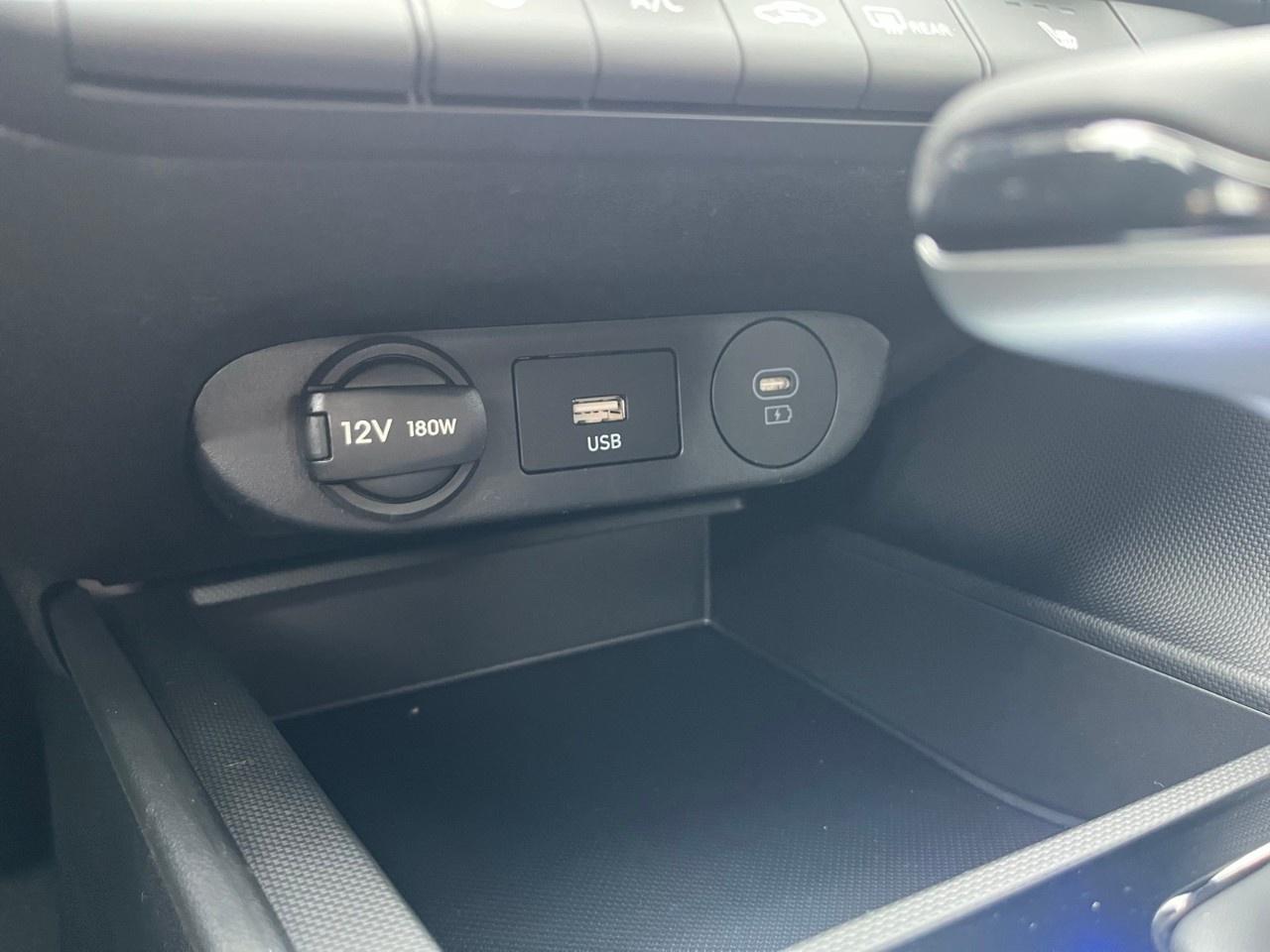 2026 Hyundai Elantra Preferred IVT Photo