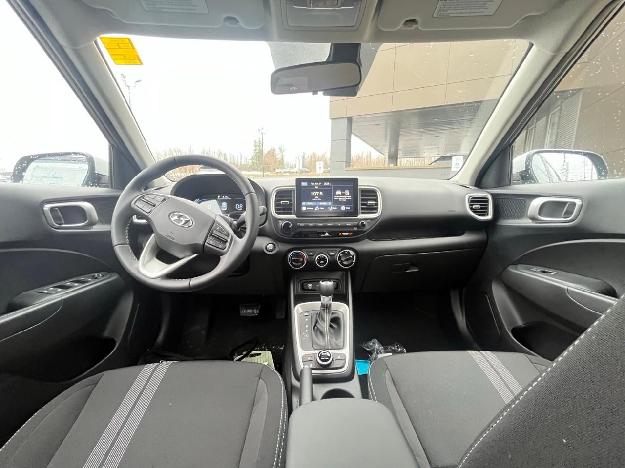 2026 Hyundai Venue Preferred IVT w/Two-Tone Photo