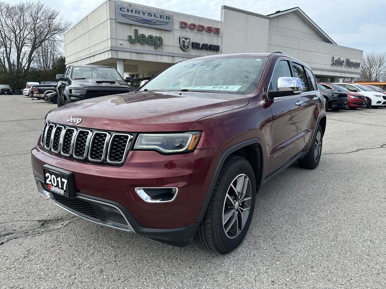 2017 Jeep Grand Cherokee Limited Photo2