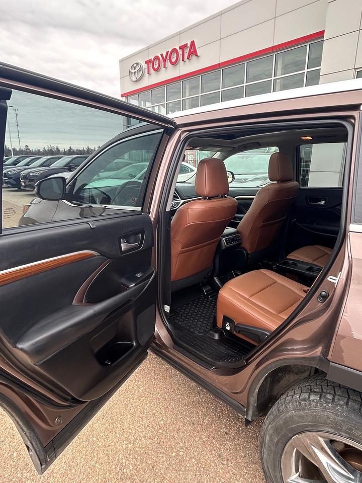 2019 Toyota Highlander LIMITED  Photo