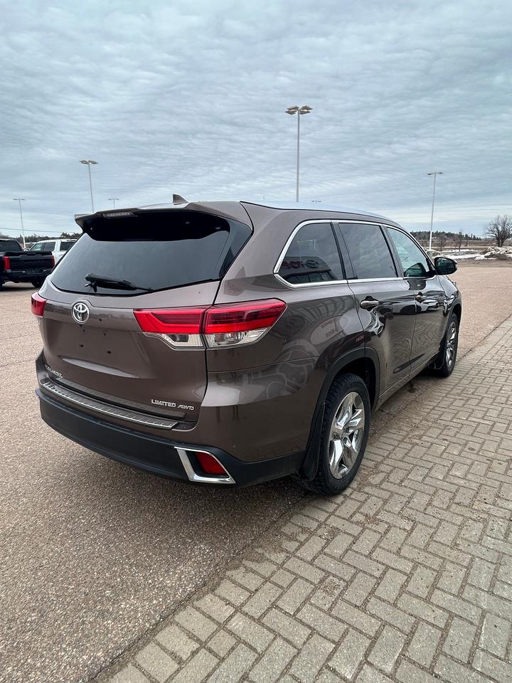 2019 Toyota Highlander LIMITED  Photo