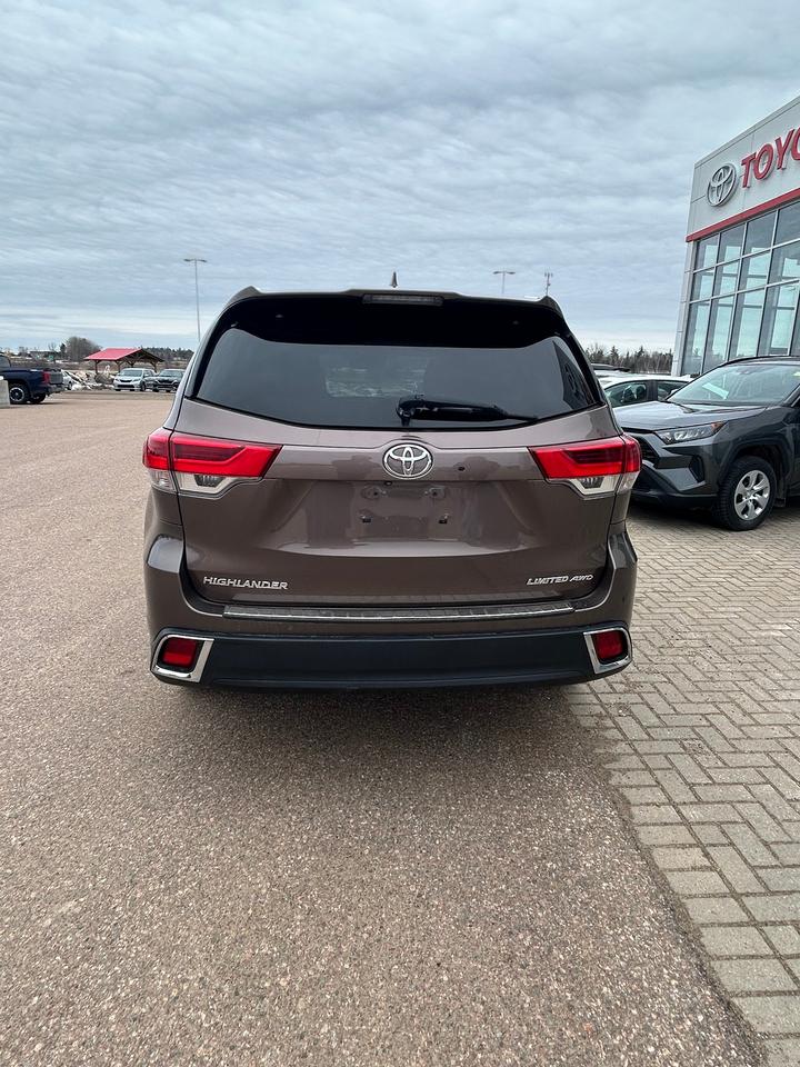 2019 Toyota Highlander LIMITED  Photo