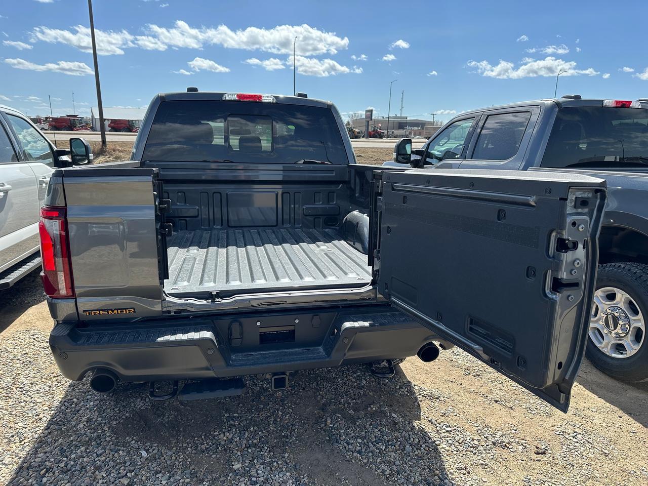 2026 Ford F-150 TREMOR 4WD SuperCrew 5.5' Box 402A Photo5
