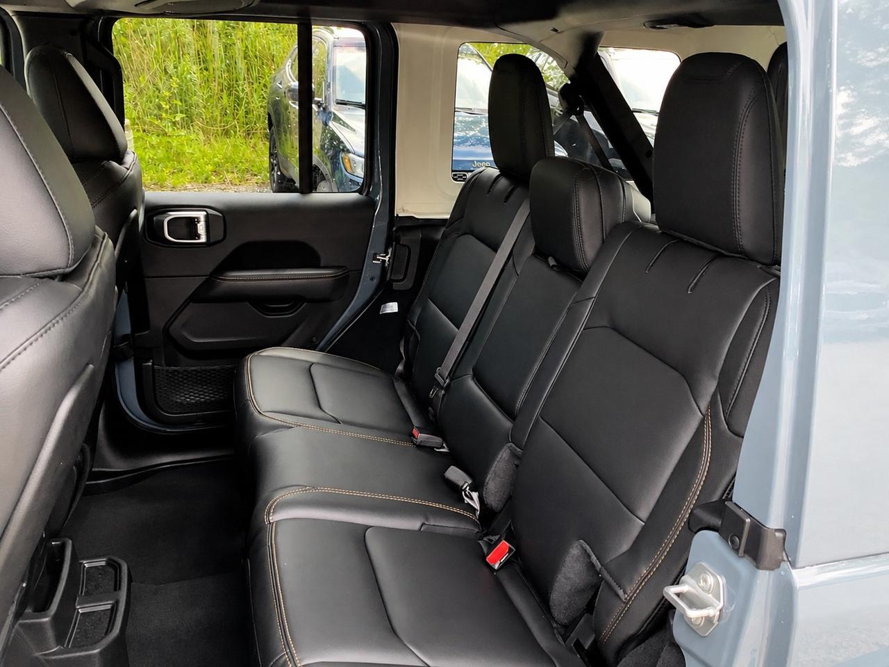 2026 Jeep Wrangler SAHARA | Hardtop | Leather | Tow Pkg | 18" Wheels Photo