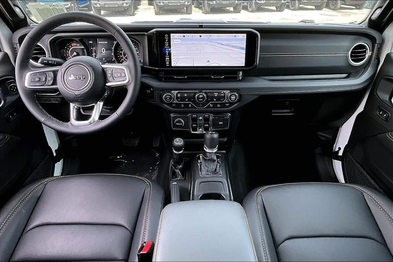 2026 Jeep Wrangler SAHARA | Leather | 18" Alloys | Hardtop | Steps Photo4