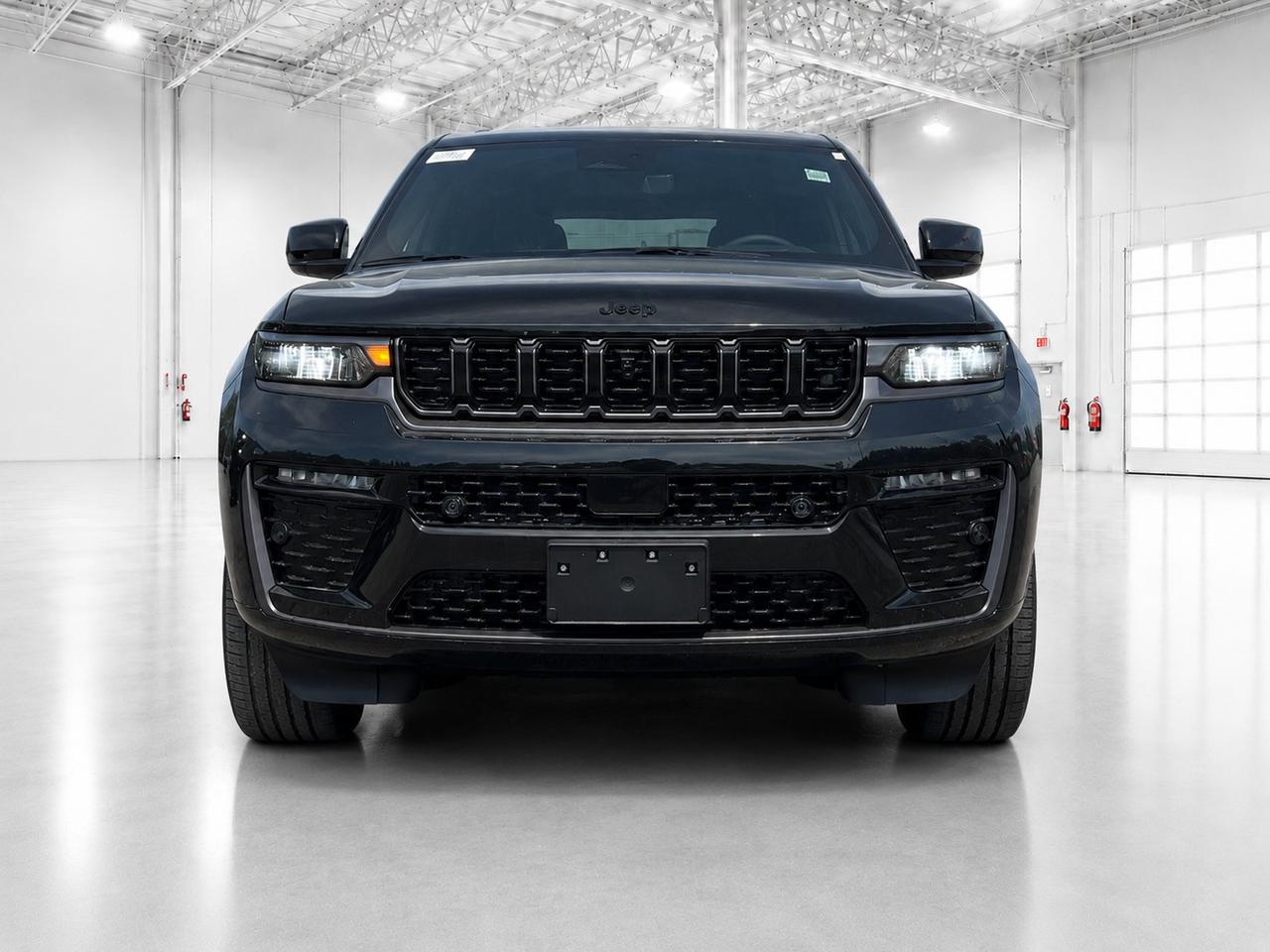 2026 Jeep Grand Cherokee LIMITED RESERVE | Leather | Pano Roof | Pwr Trunk Photo