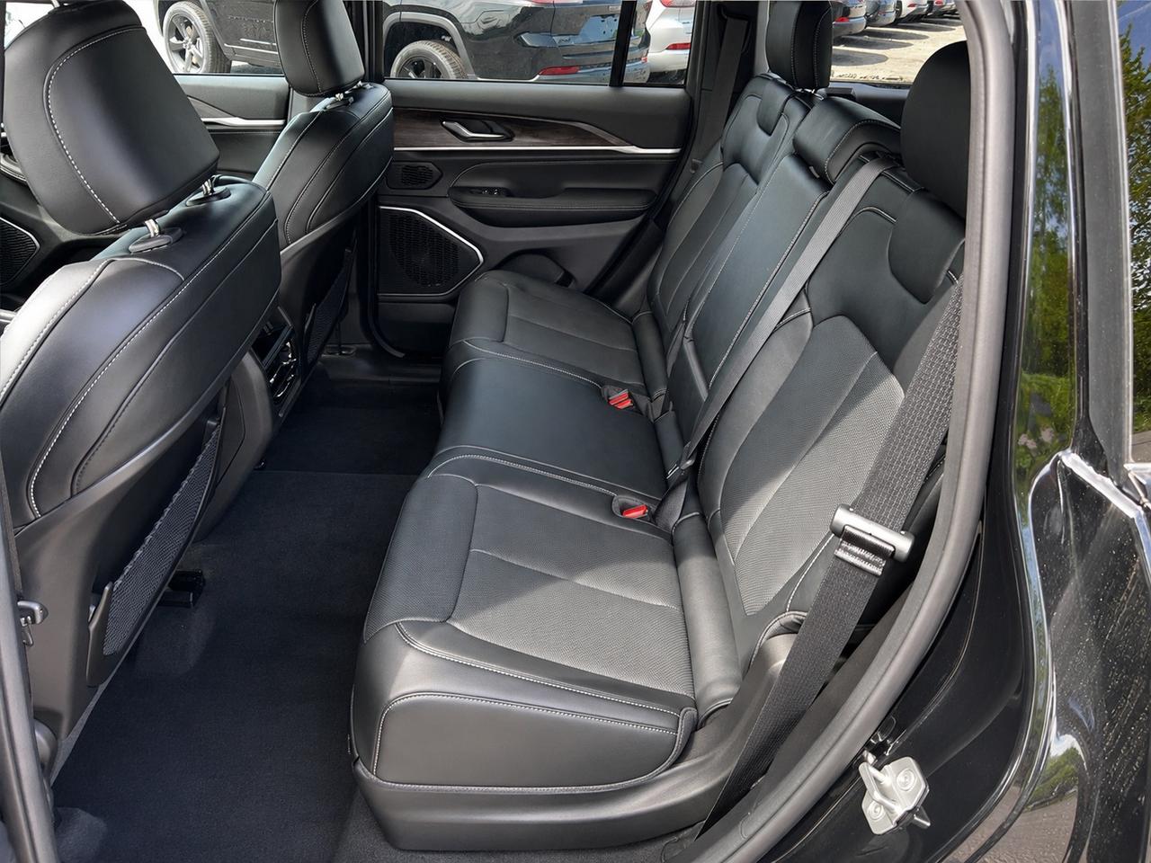 2026 Jeep Grand Cherokee LIMITED RESERVE | Leather | Pano Roof | Pwr Trunk Photo