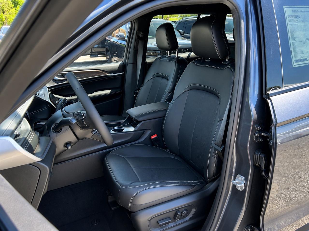 2026 Jeep Grand Cherokee LIMITED RESERVE | Premium Pack | 20"Wheels | NAV Photo