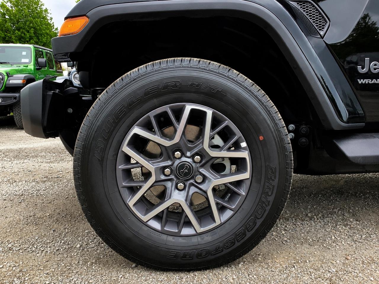 2026 Jeep Wrangler SAHARA | Leather | 18" Alloys | Hardtop | Steps Photo