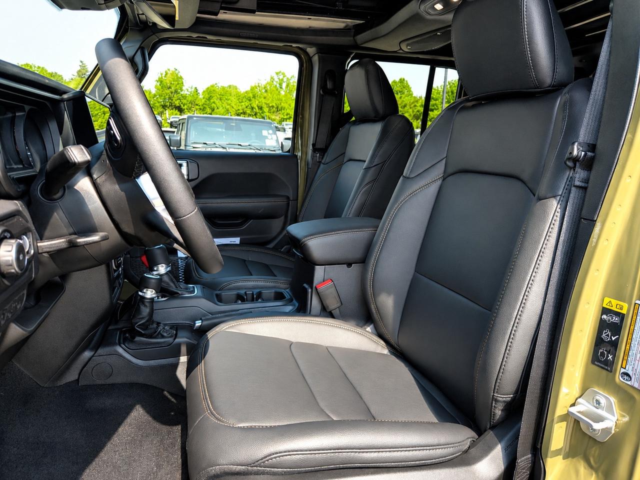2026 Jeep Wrangler SAHARA | Leather | Tow Grp | Painted Top | NAV Photo