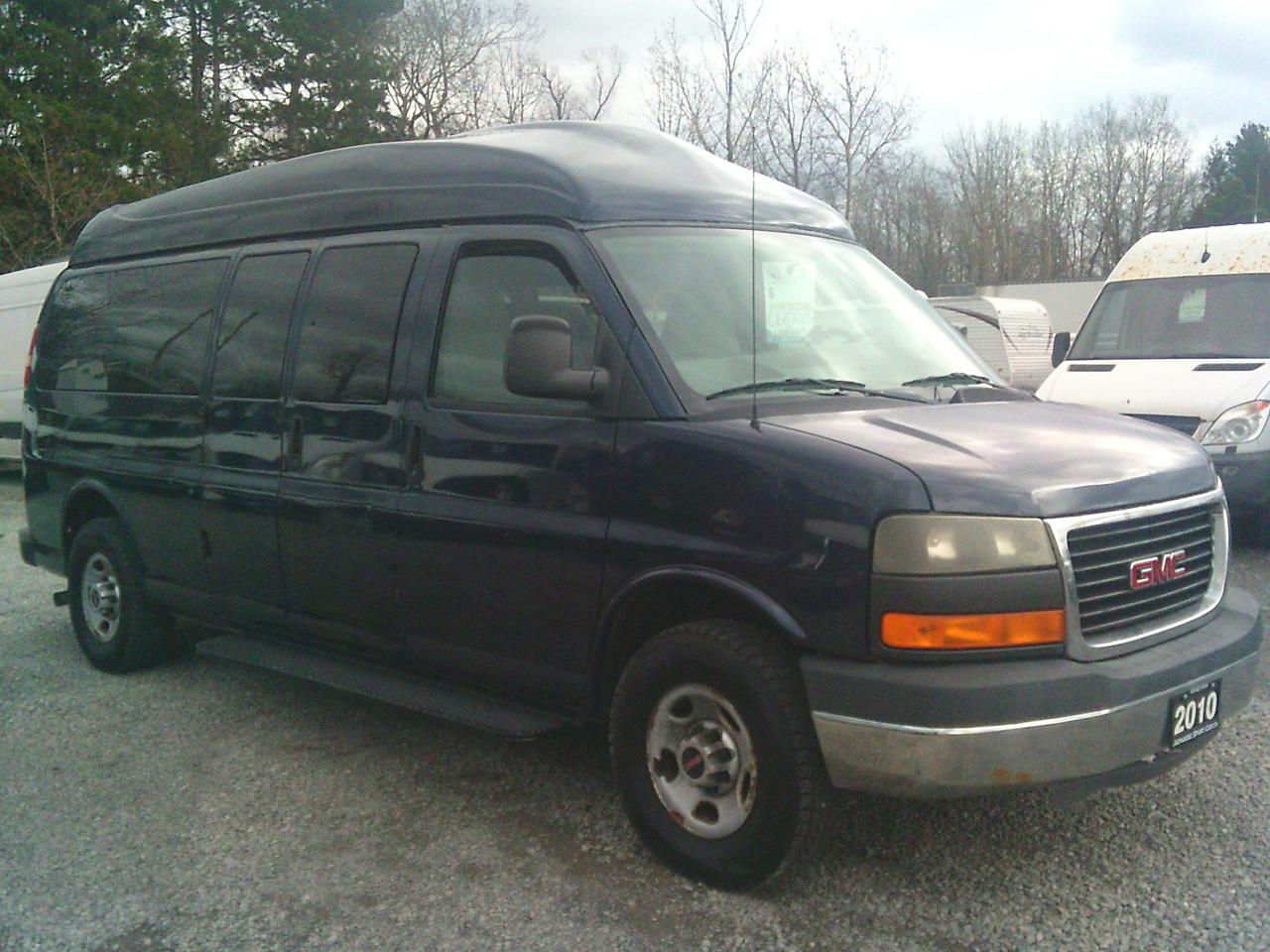 2010 GMC Savana 2500 Passenger WheelChair Van 2500 155 RWD Photo