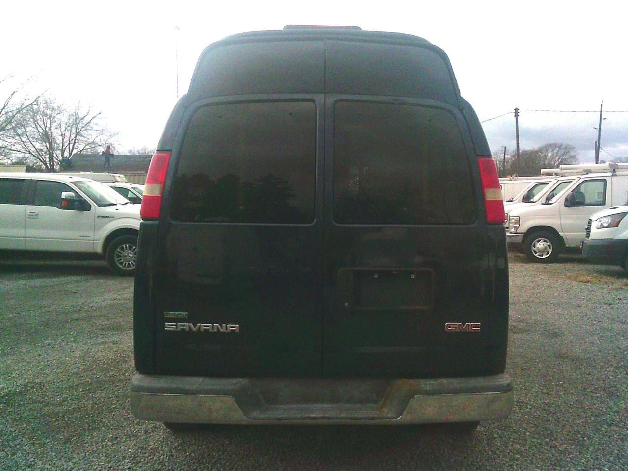 2010 GMC Savana 2500 Passenger WheelChair Van 2500 155 RWD Photo