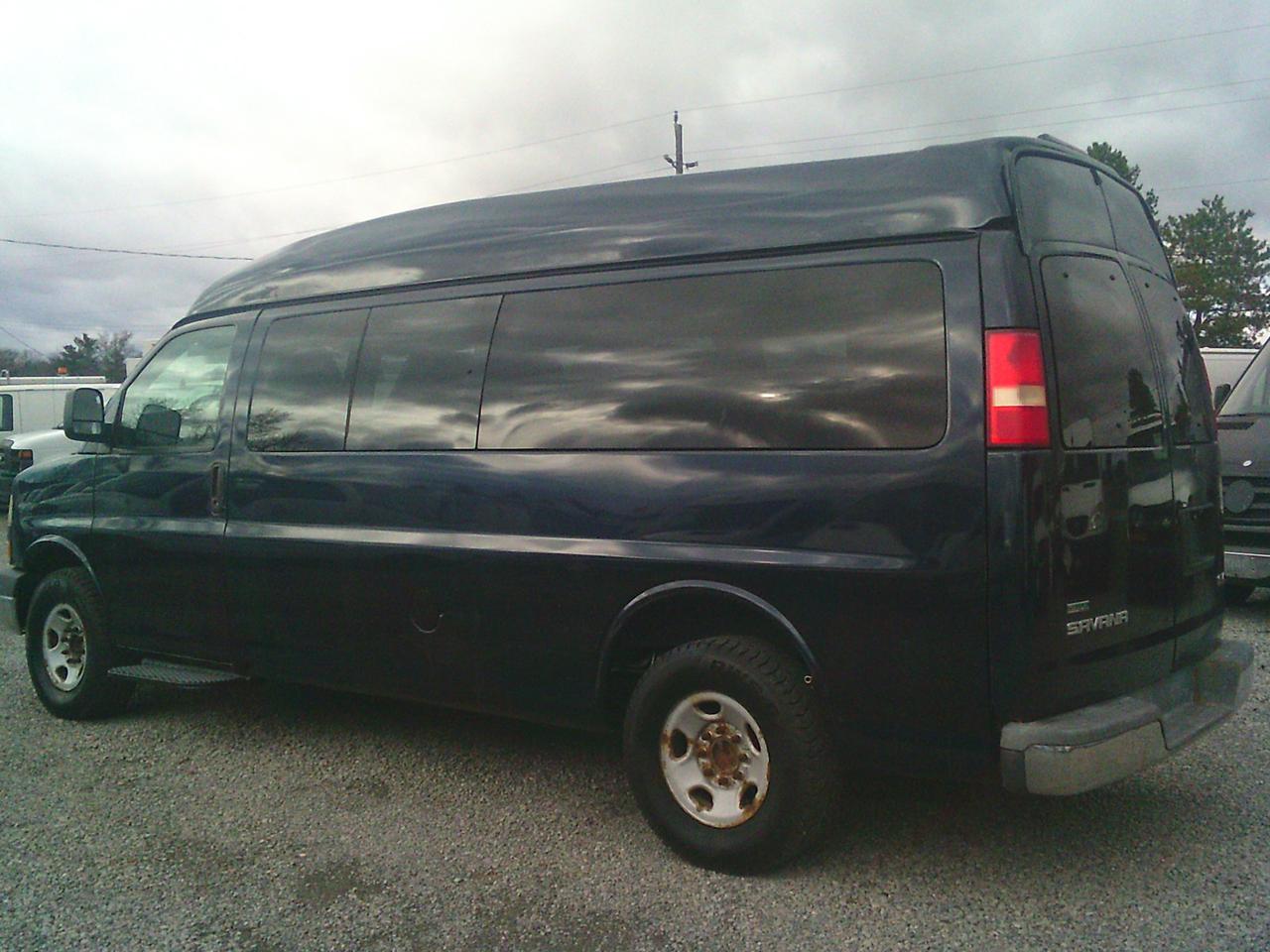 2010 GMC Savana 2500 Passenger WheelChair Van 2500 155 RWD Photo