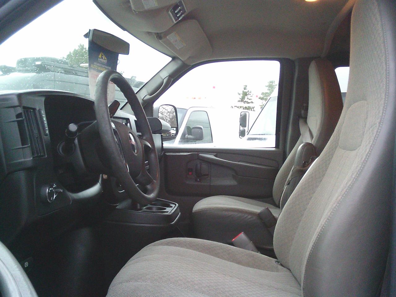 2010 GMC Savana 2500 Passenger WheelChair Van 2500 155 RWD Photo