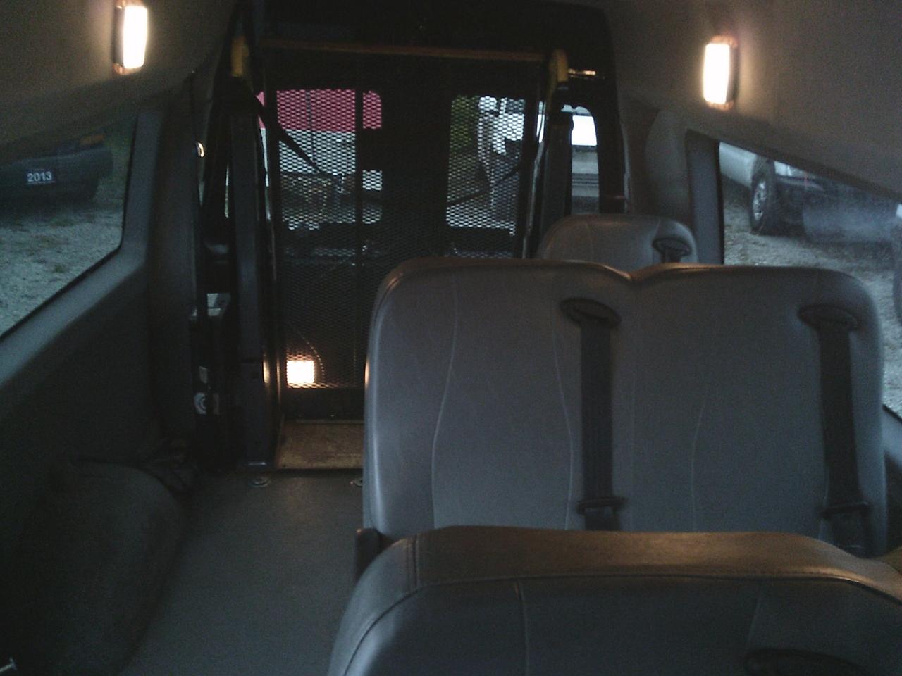 2010 GMC Savana 2500 Passenger WheelChair Van 2500 155 RWD Photo