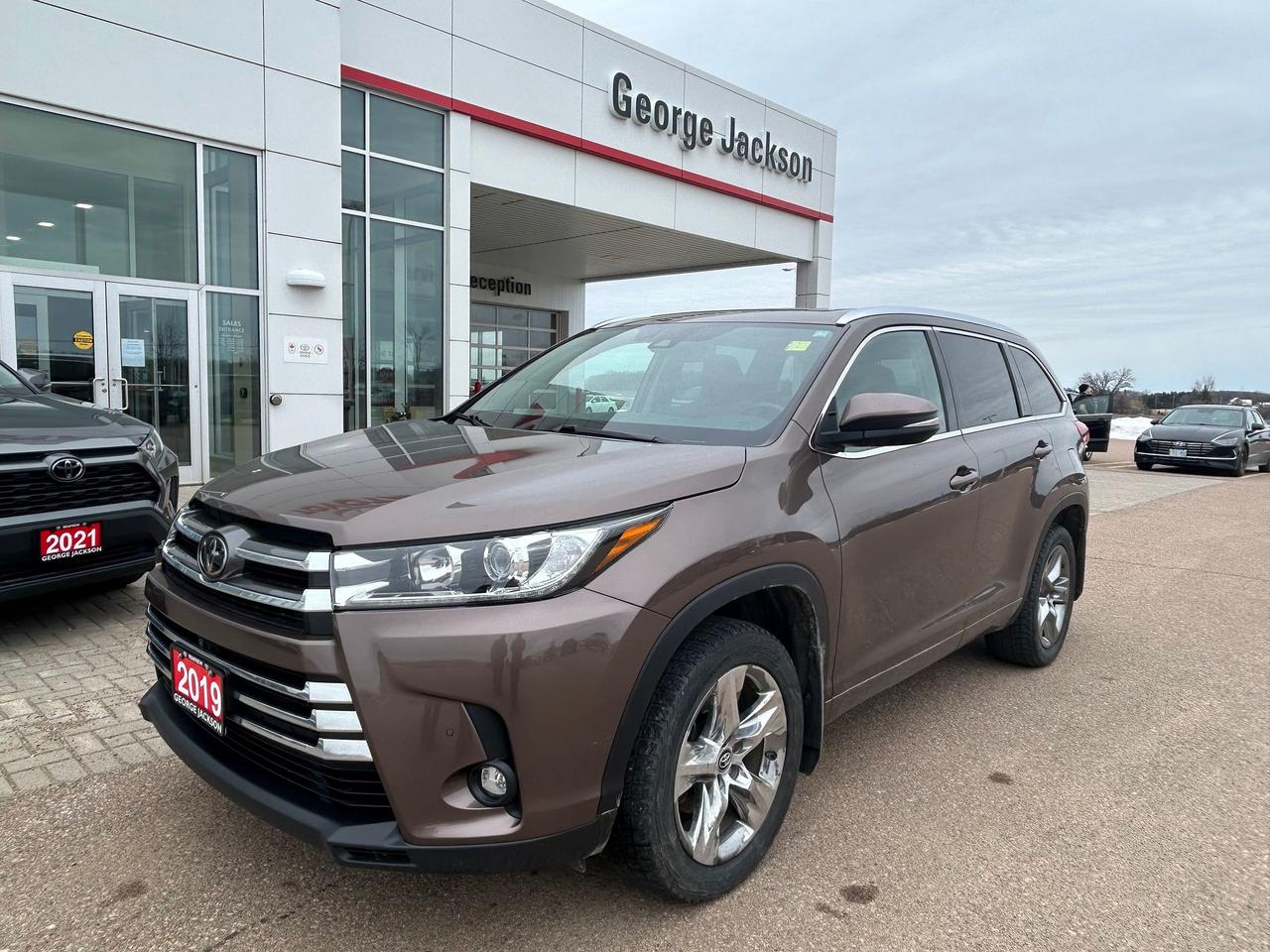 2019 Toyota Highlander LIMITED  - Photo #1