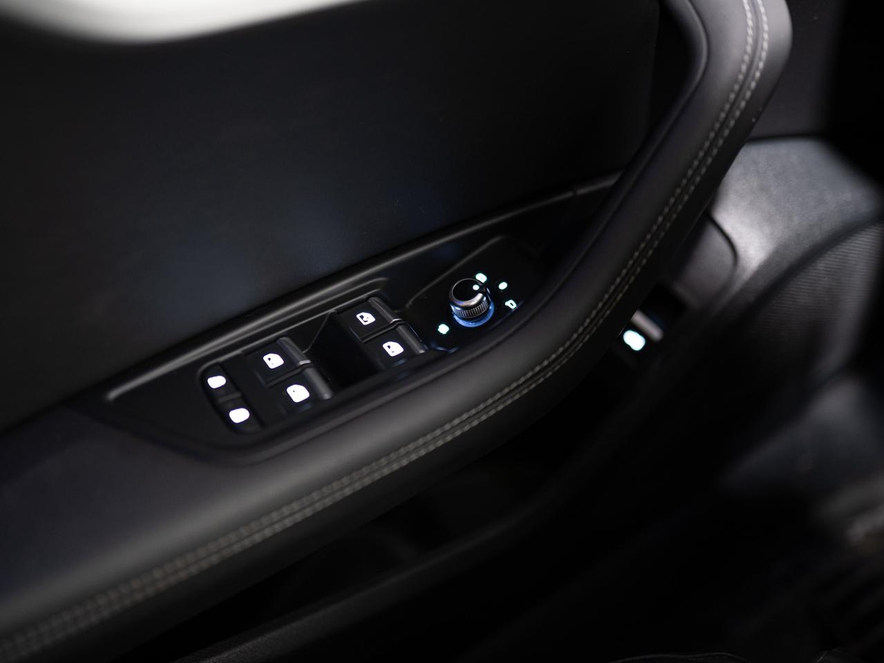 2023 Audi A4 PROGRESSIV | S-LINE | CARPLAY | SUNROOF | 19 IN Photo