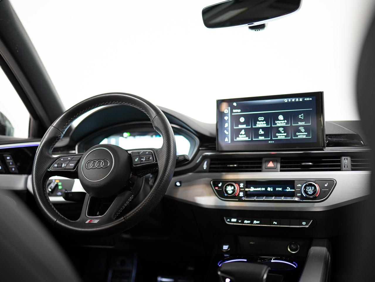 2023 Audi A4 PROGRESSIV | S-LINE | CARPLAY | SUNROOF | 19 IN Photo