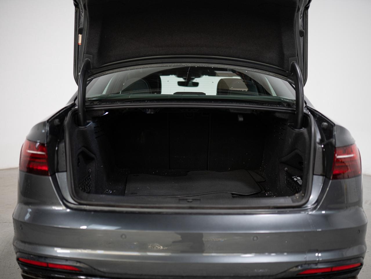 2023 Audi A4 PROGRESSIV | S-LINE | CARPLAY | SUNROOF | 19 IN Photo