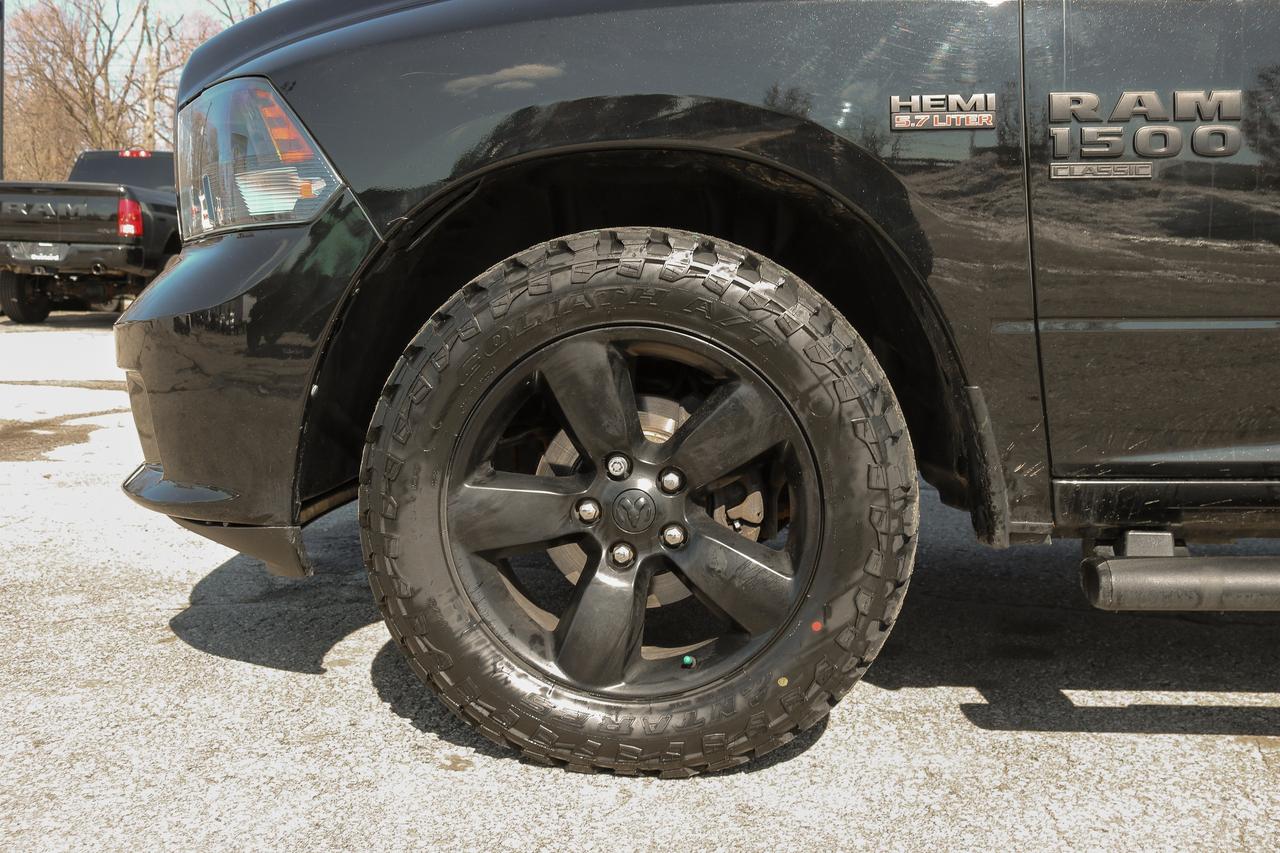 2021 RAM 1500 Classic Express 4x4 Crew Cab 5'7  Box | REMOTE START | Photo