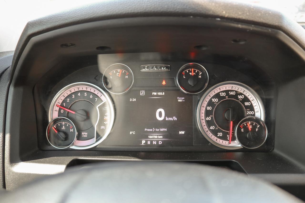 2021 RAM 1500 Classic Express 4x4 Crew Cab 5'7  Box | REMOTE START | Photo