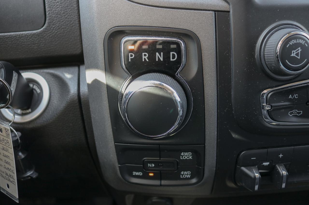 2021 RAM 1500 Classic Express 4x4 Crew Cab 5'7  Box | REMOTE START | Photo