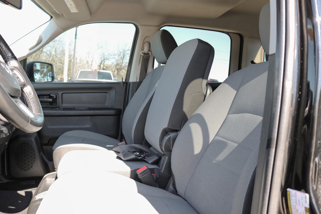 2021 RAM 1500 Classic Express 4x4 Crew Cab 5'7  Box | REMOTE START | Photo