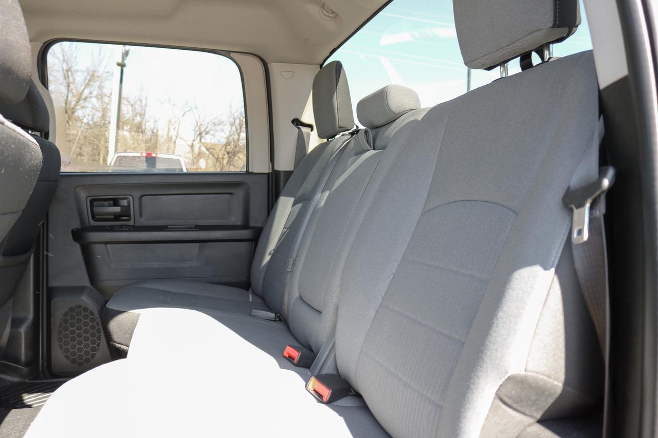 2021 RAM 1500 Classic Express 4x4 Crew Cab 5'7  Box | REMOTE START | Photo