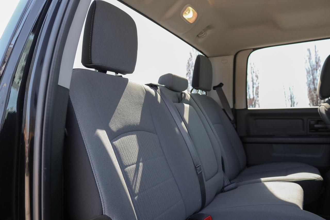 2021 RAM 1500 Classic Express 4x4 Crew Cab 5'7  Box | REMOTE START | Photo