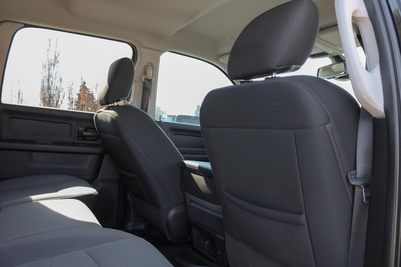 2021 RAM 1500 Classic Express 4x4 Crew Cab 5'7  Box | REMOTE START | Photo