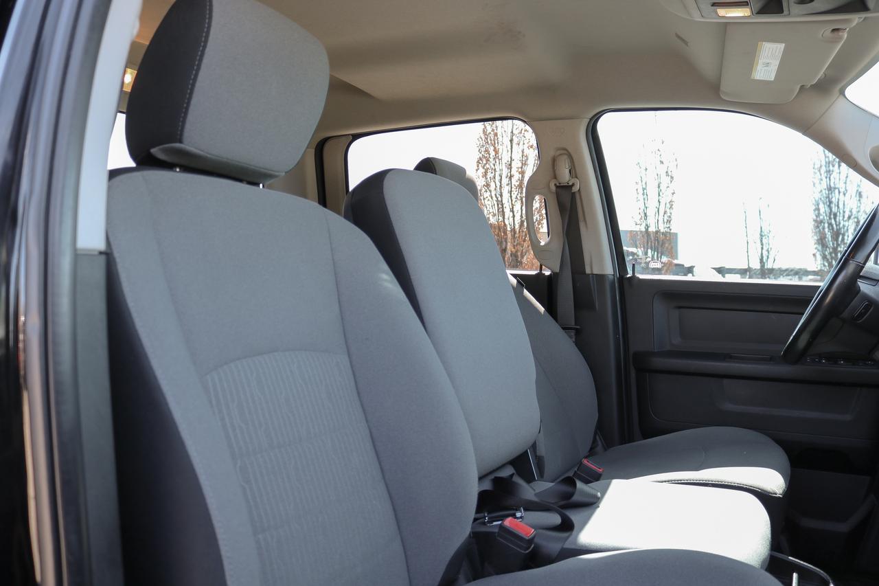 2021 RAM 1500 Classic Express 4x4 Crew Cab 5'7  Box | REMOTE START | Photo