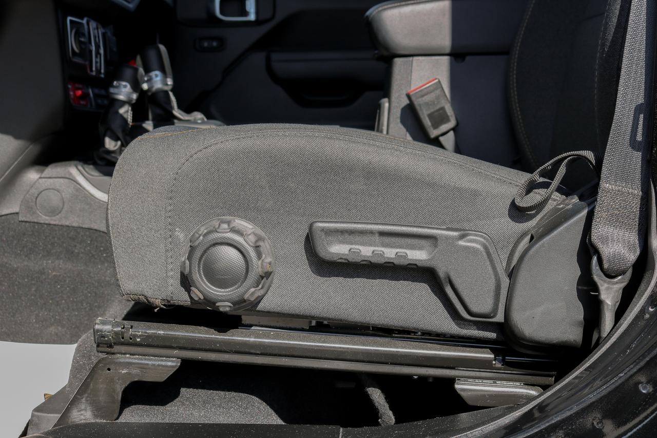 2025 Jeep Wrangler Willys 4 Door 4x4 | REMOTE START | BLUETOOTH | Photo