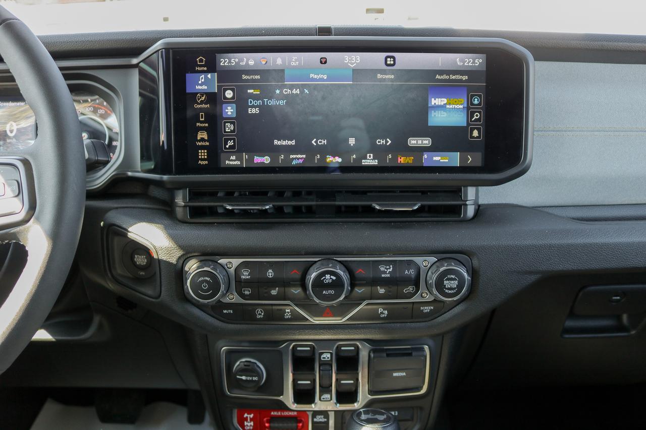 2025 Jeep Wrangler Willys 4 Door 4x4 | REMOTE START | BLUETOOTH | Photo