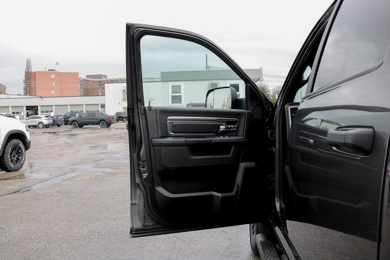 2022 RAM 1500 Classic Warlock 4x4 Crew Cab 5'7  Box  | REMOTE START | Photo