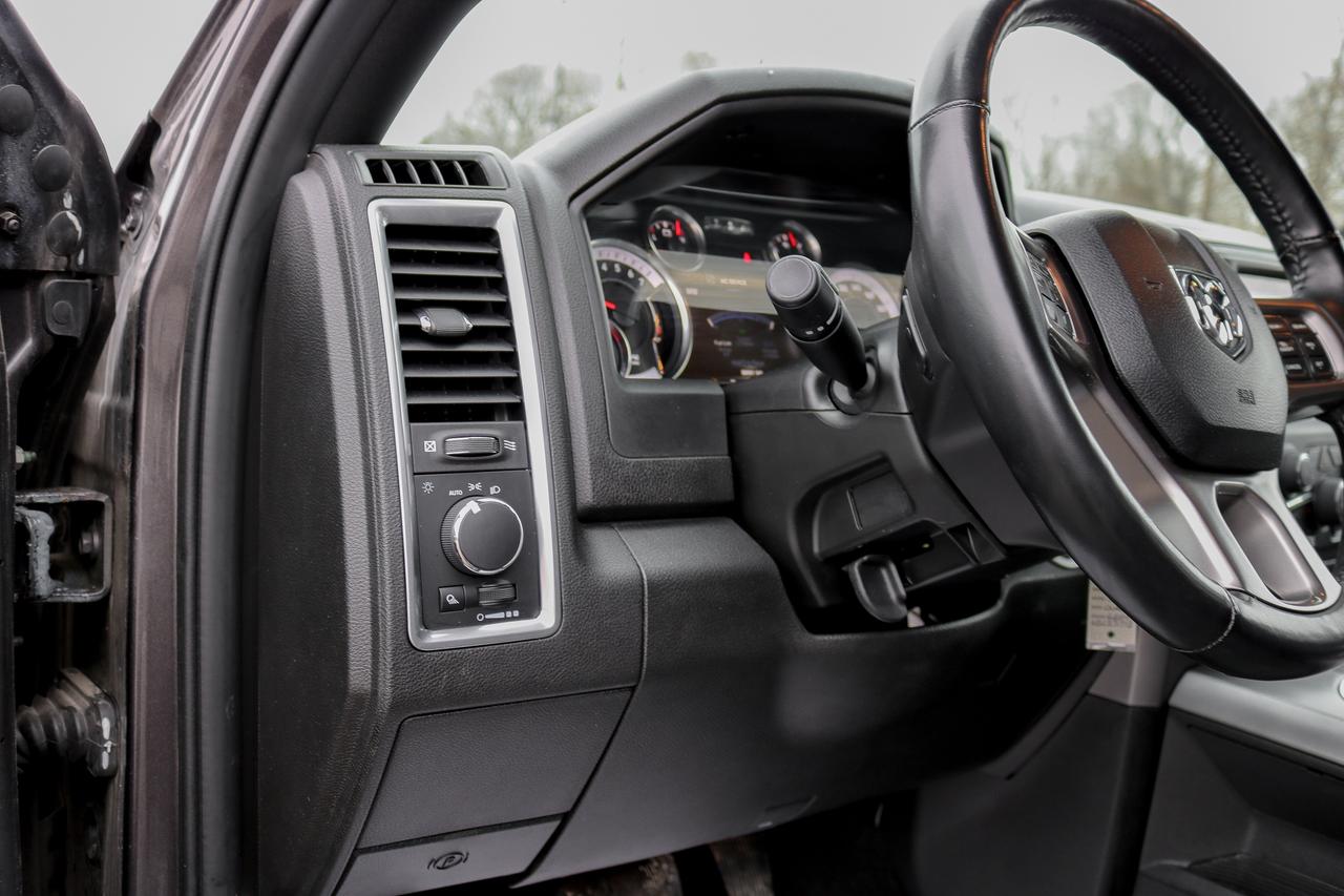 2022 RAM 1500 Classic Warlock 4x4 Crew Cab 5'7  Box  | REMOTE START | Photo