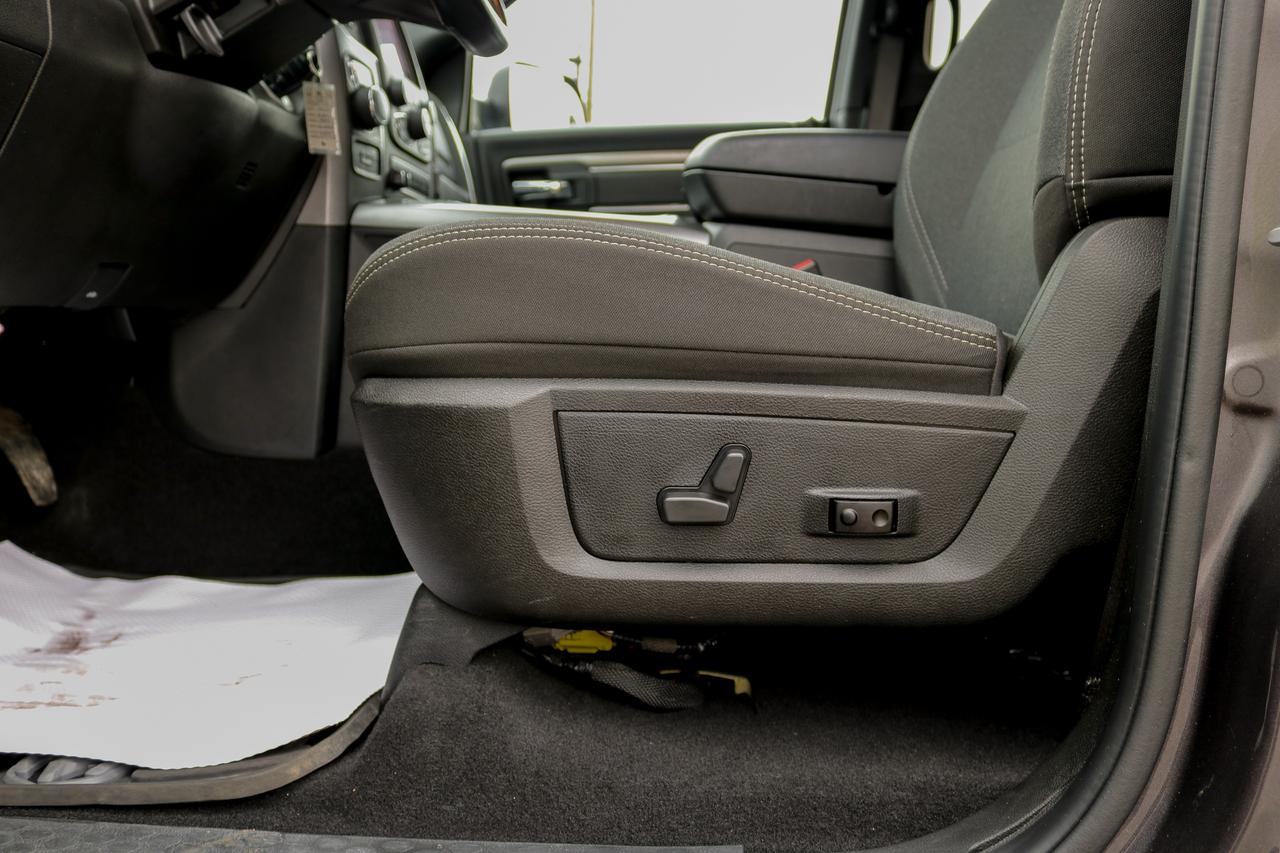 2022 RAM 1500 Classic Warlock 4x4 Crew Cab 5'7  Box  | REMOTE START | Photo