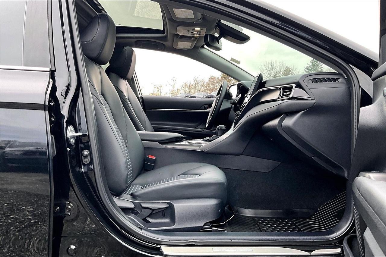 2024 Toyota Camry SE | Heated Seats | Sunroof | 9" Screen | AWD Photo