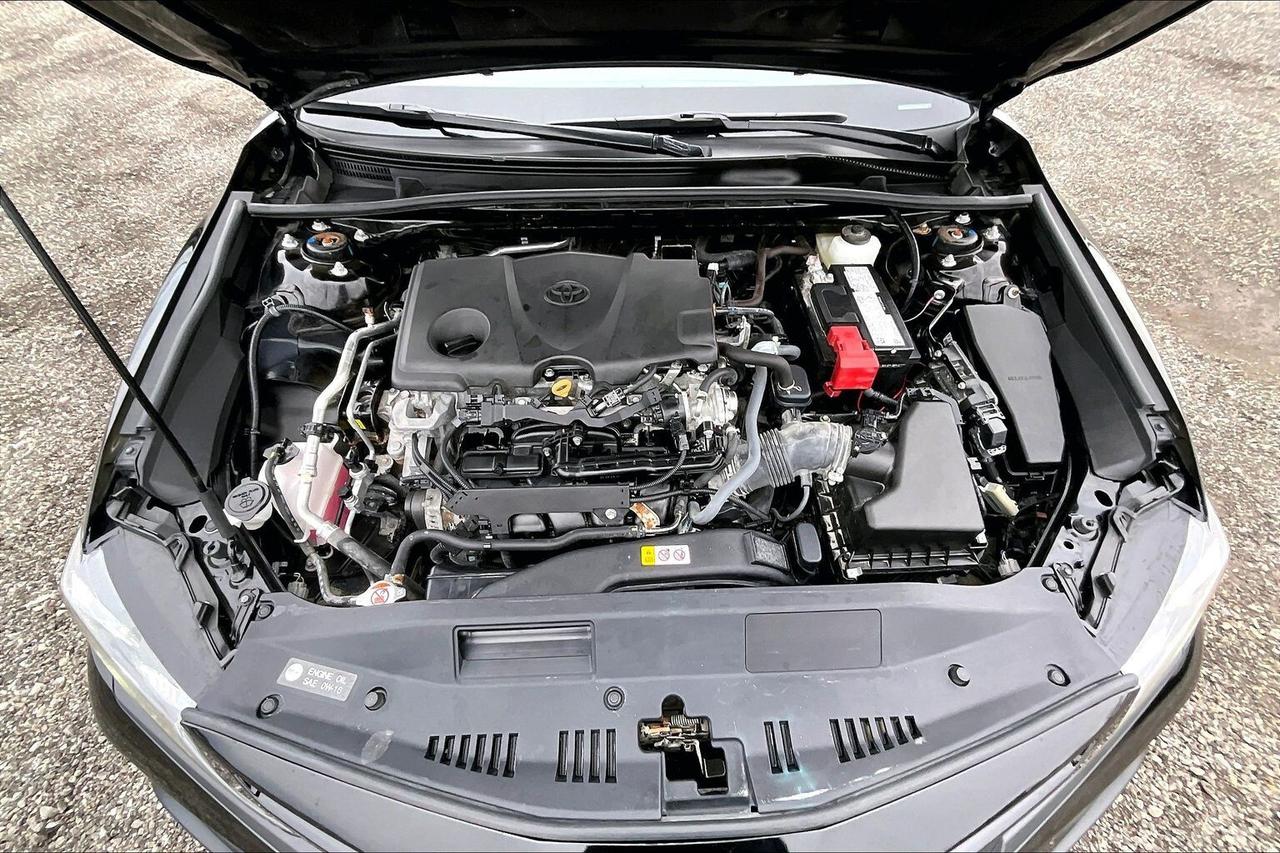 2024 Toyota Camry SE | Heated Seats | Sunroof | 9" Screen | AWD Photo