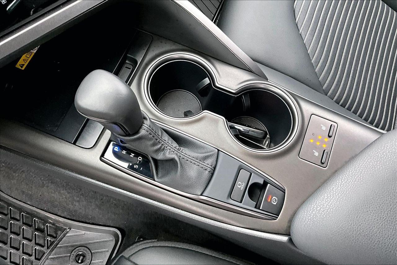 2024 Toyota Camry SE | Heated Seats | Sunroof | 9" Screen | AWD Photo