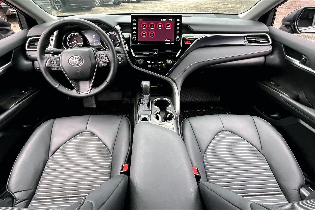 2024 Toyota Camry SE | Heated Seats | Sunroof | 9" Screen | AWD Photo