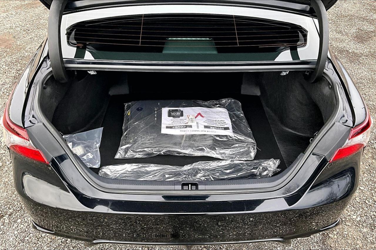 2024 Toyota Camry SE | Heated Seats | Sunroof | 9" Screen | AWD Photo