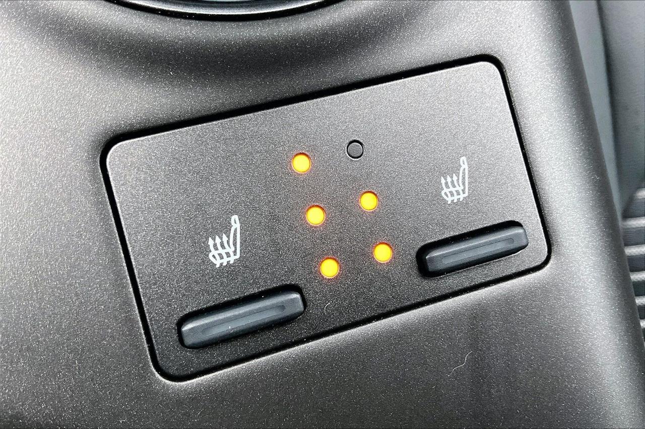 2024 Toyota Camry SE | Heated Seats | Sunroof | 9" Screen | AWD Photo