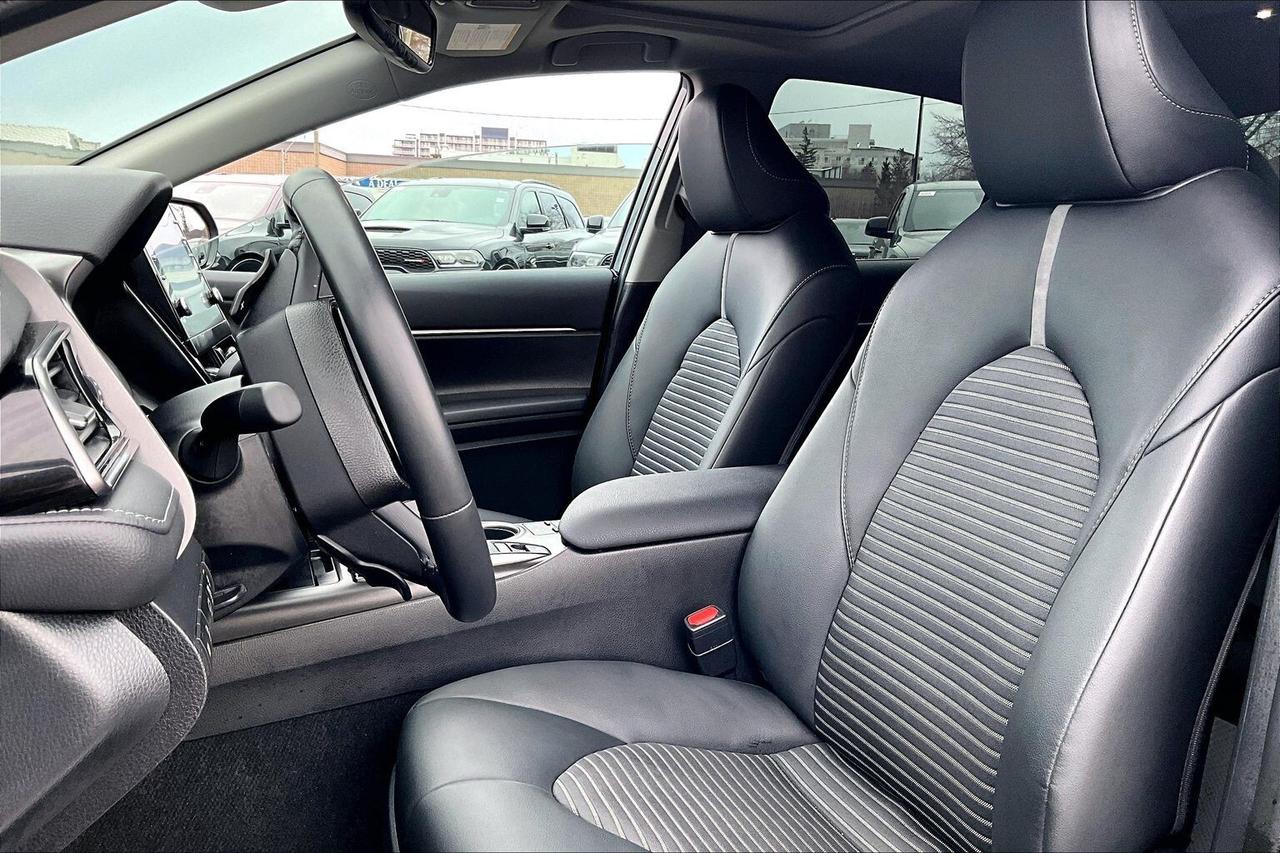 2024 Toyota Camry SE | Heated Seats | Sunroof | 9" Screen | AWD Photo