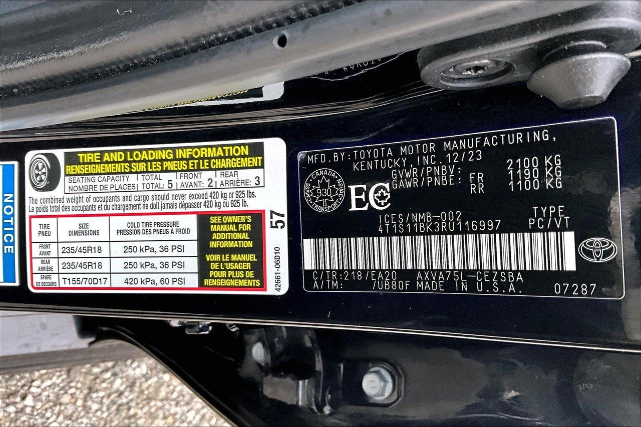 2024 Toyota Camry SE | Heated Seats | Sunroof | 9" Screen | AWD Photo